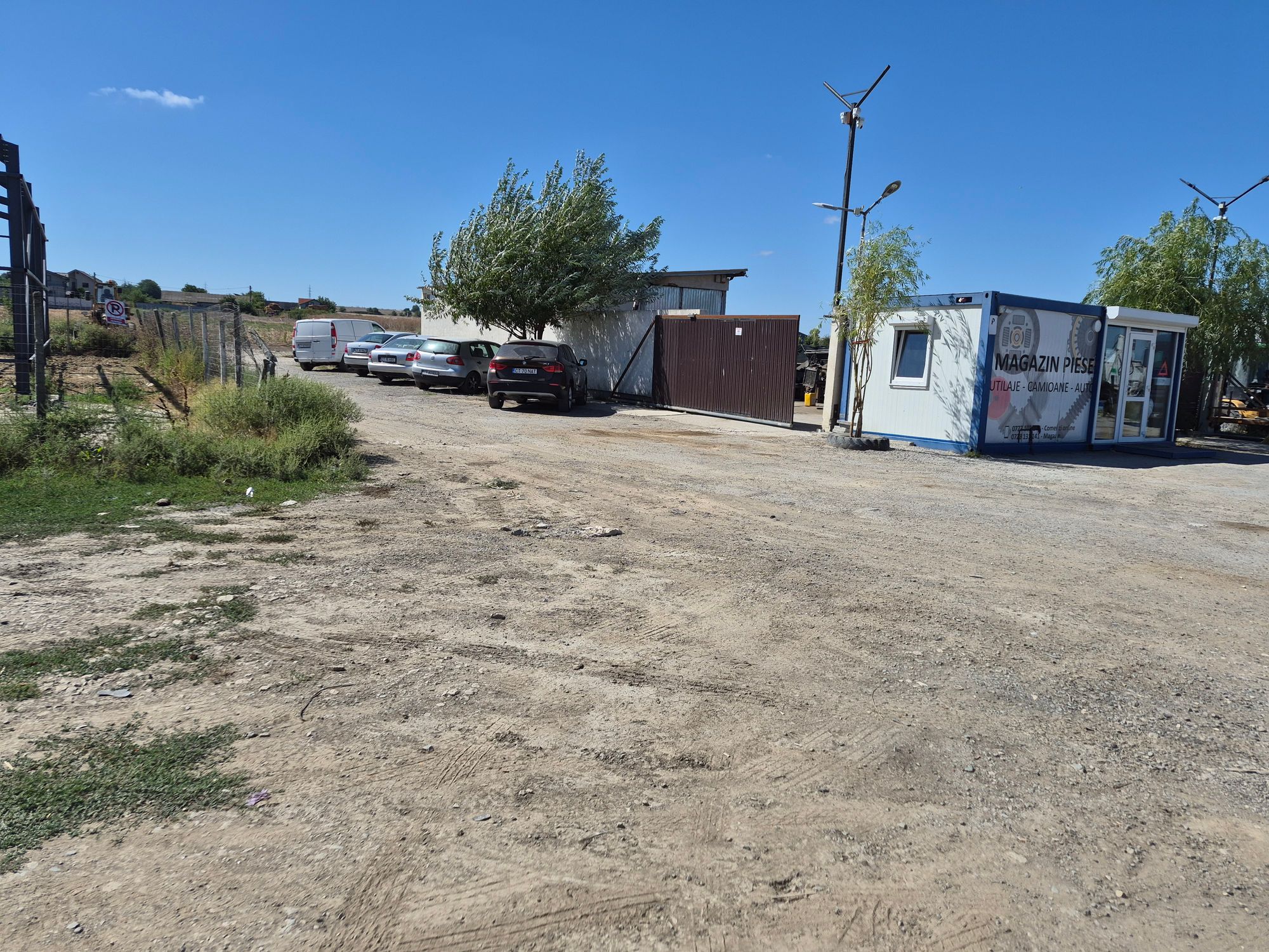 Ambrozie in Str. Livezii 3, Ovidiu, Oraș Ovidiu, Județul Constanța - 41471.jpg