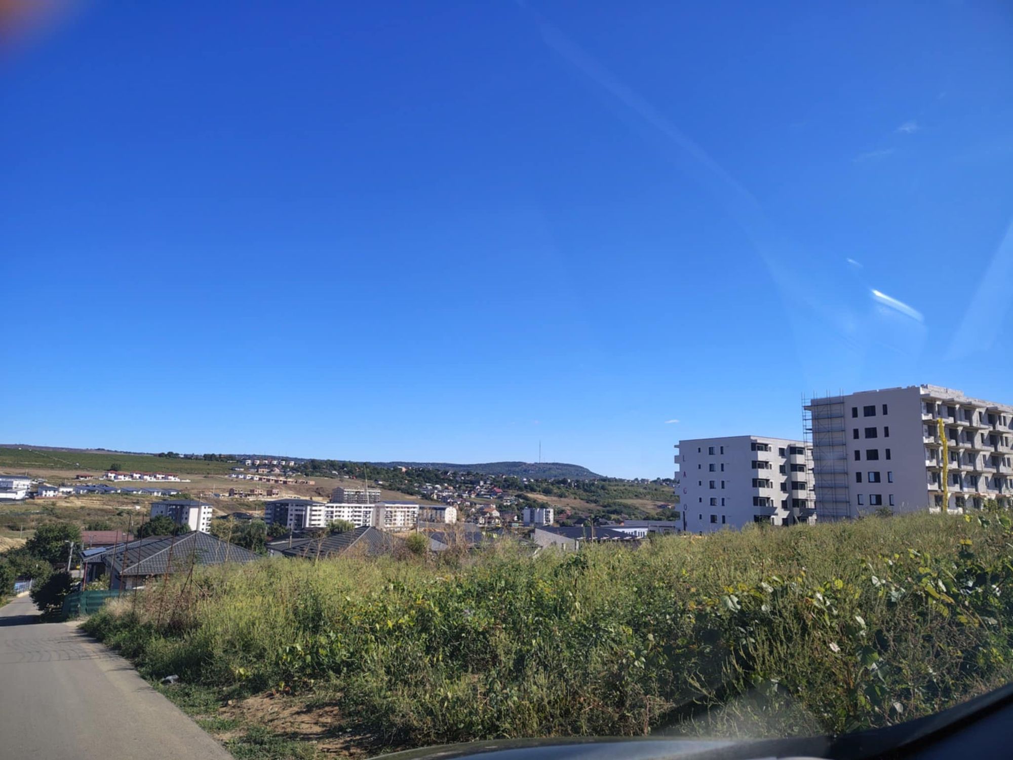 Ambrozie in Strada Grigore Sturdza 71, Vișan, Comuna Bârnova, Județul Iași - vizavi_castelul_grecilor.jpg
