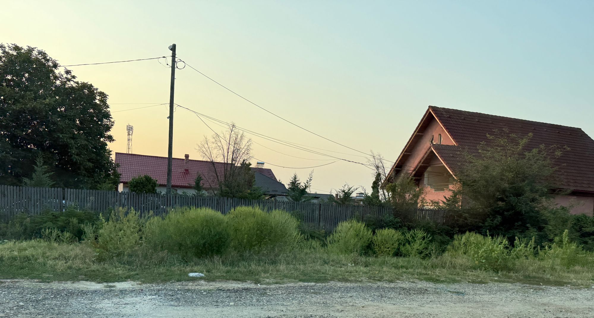 Ambrozie in Strada Sticlelor 5, Ștefăneștii Noi, Oraș Ștefănești, Județul Argeș